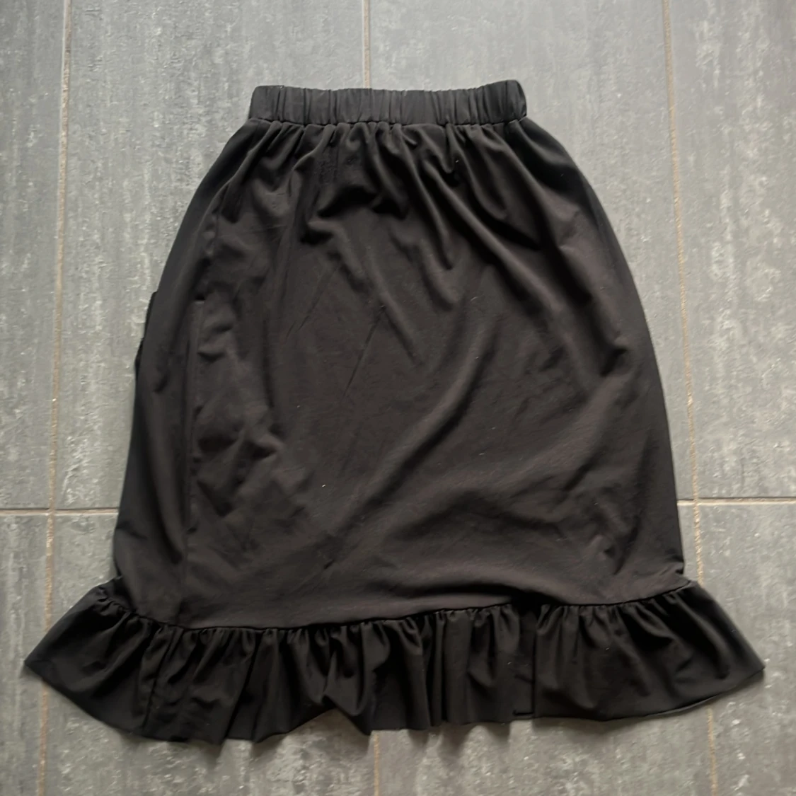 Svart volangkjol från Grunt - 1