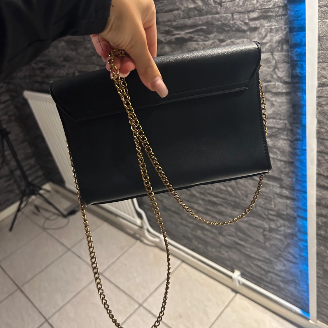 Svart axelväska från Love Moschino - 1