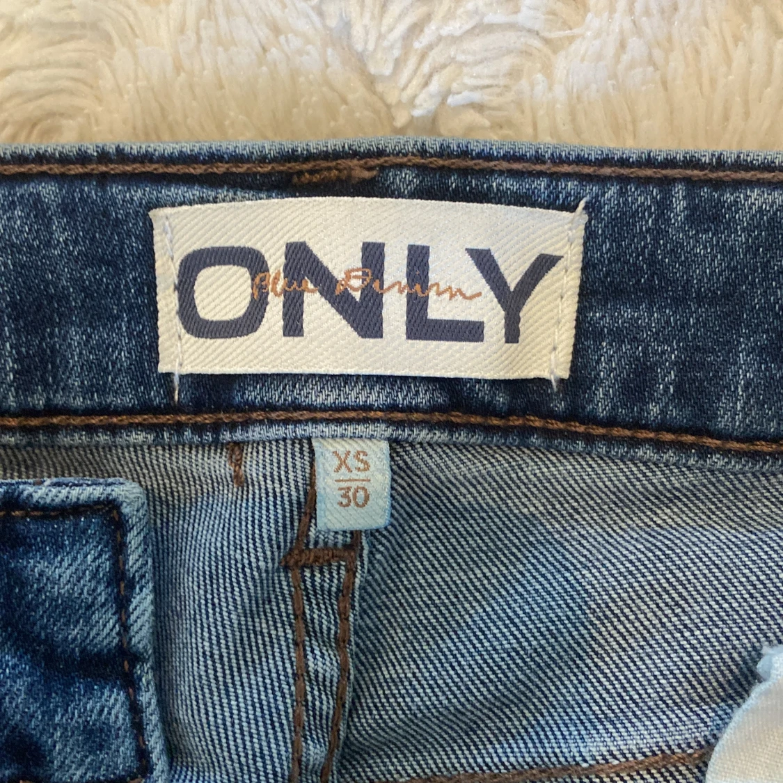 Blå bootcut jeans från ONLY  - 2