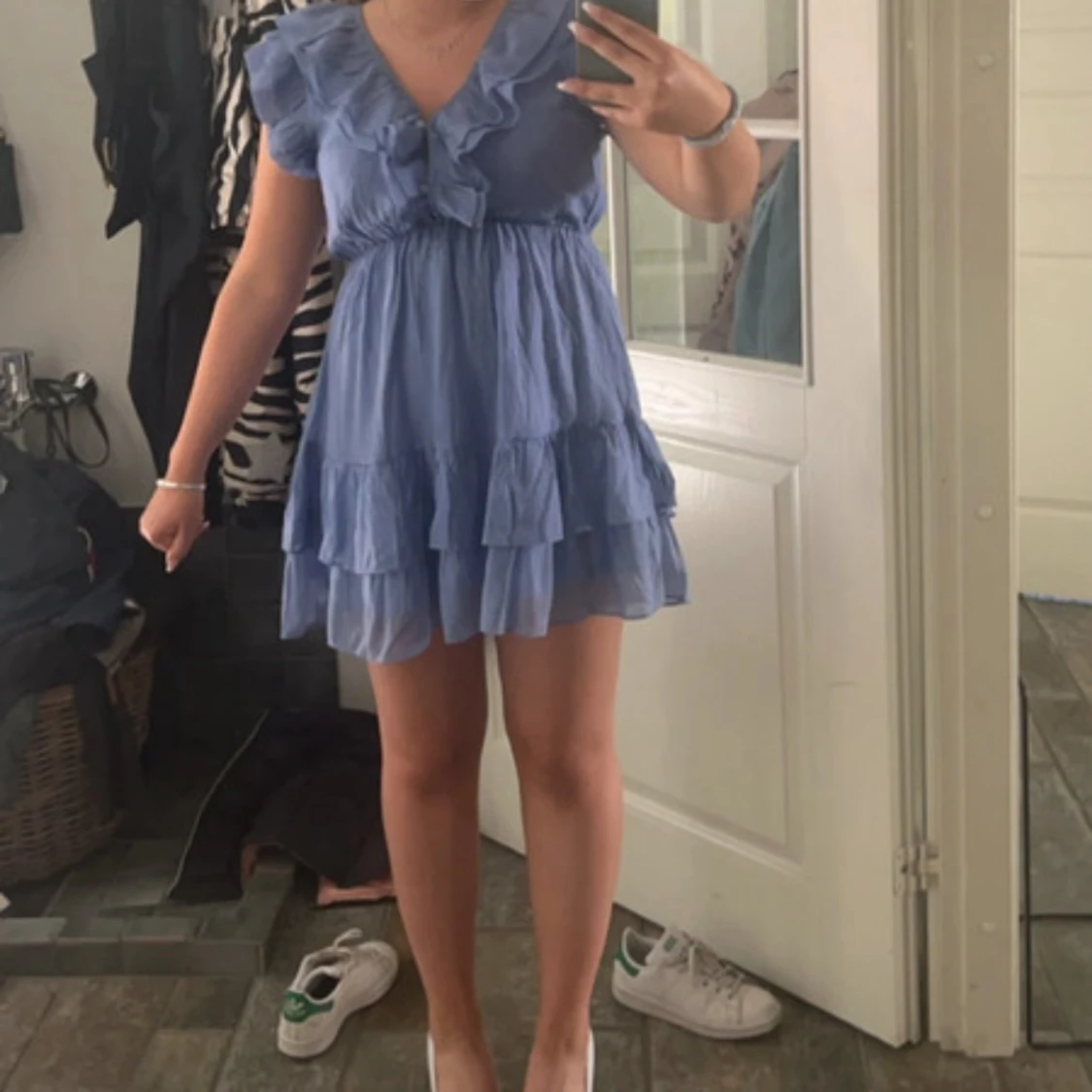 Blå volangklänning Sofie Schnoor - 1