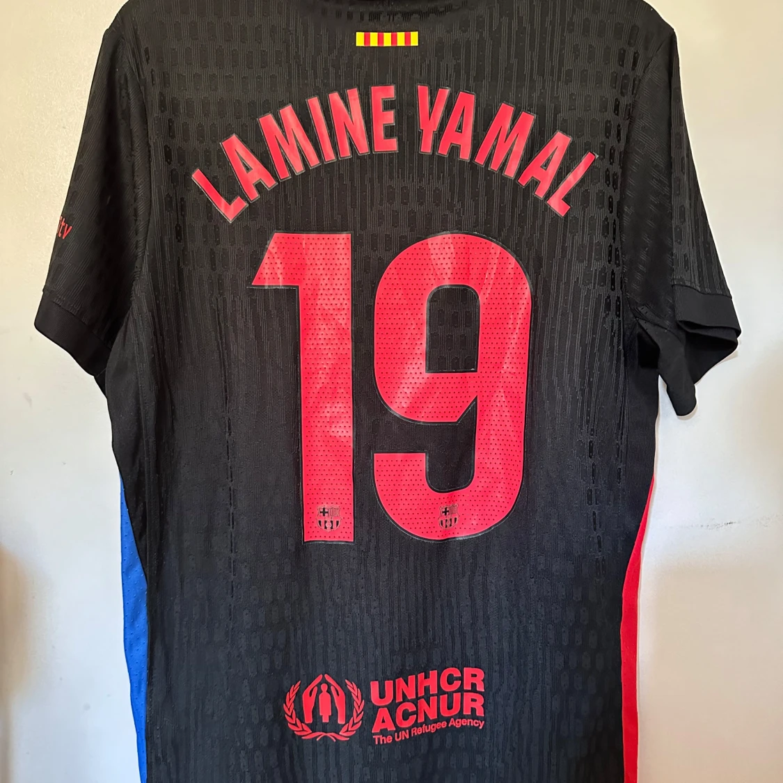 Barcelona borta ställ 24/25, Yamal #19 - 1
