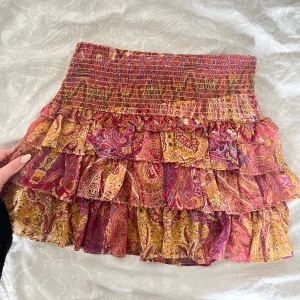 zara kjol - så fin och trendig❤️ pris kan diskuteras