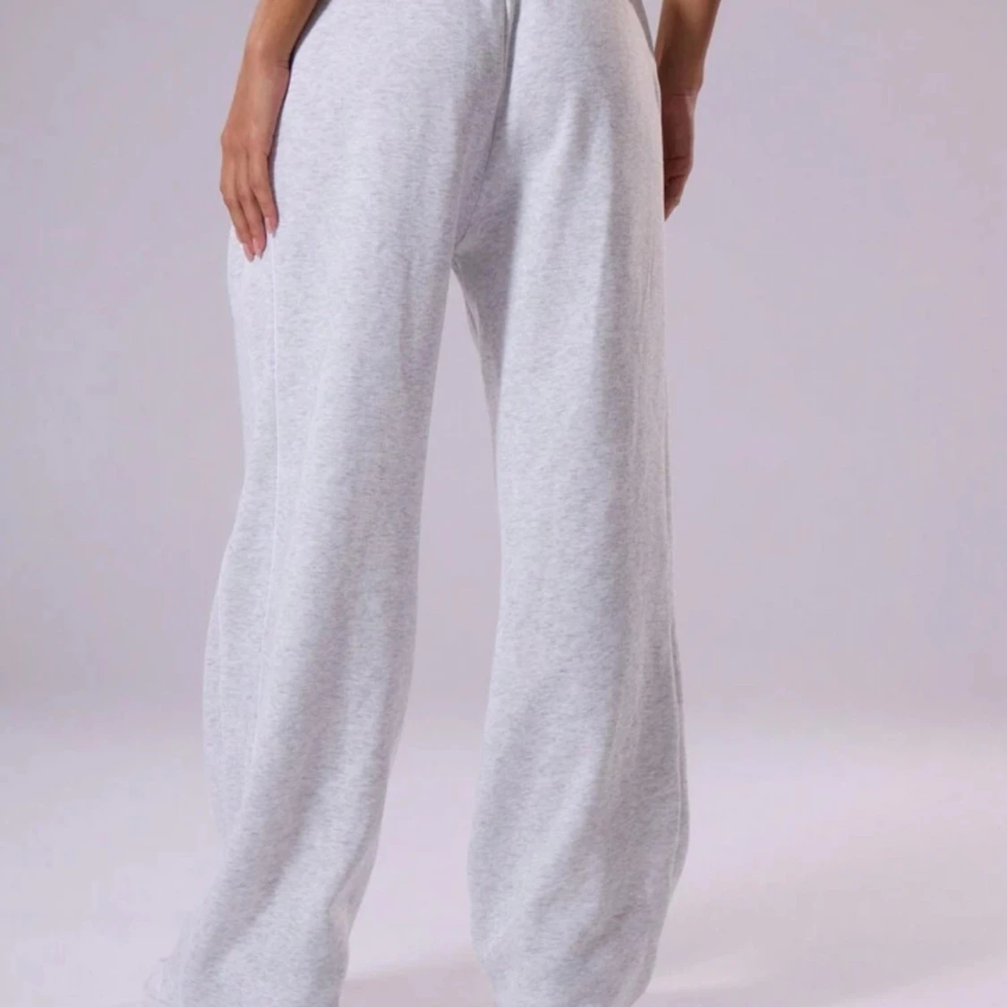 Grå mjukisbyxor med dragsko - 1