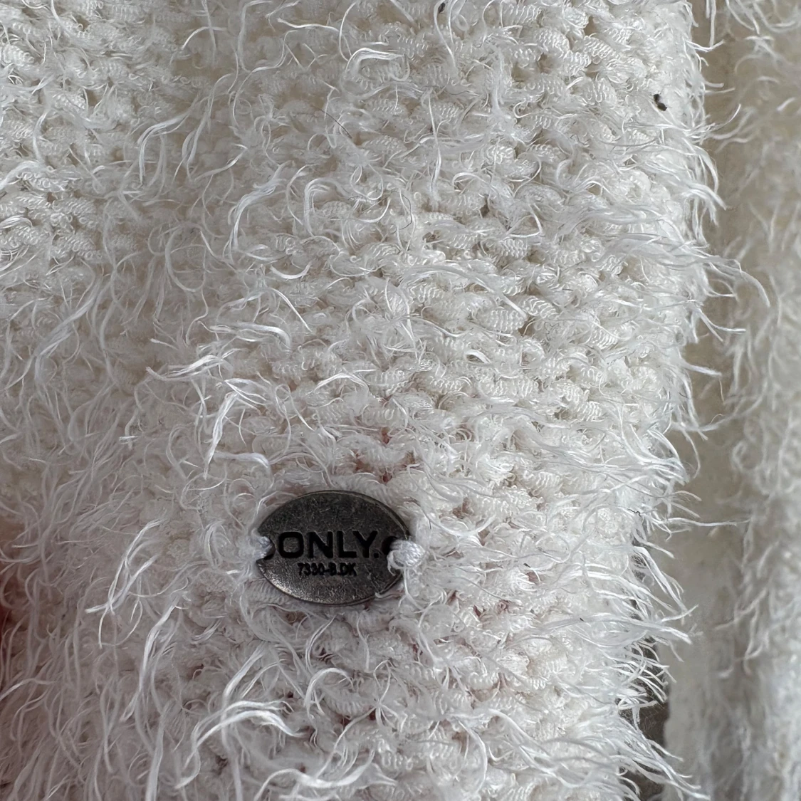 Vit fluffig tröja från ONLY - 2