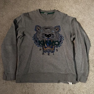 Kenzo tröja - Säljer av min kenzo tröja då den inte används mer. 