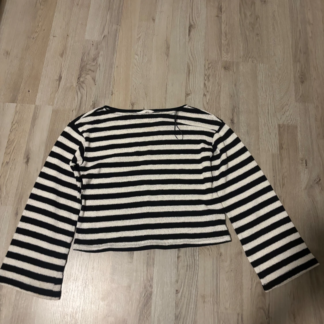 Svart och vit randig tröja från H&M