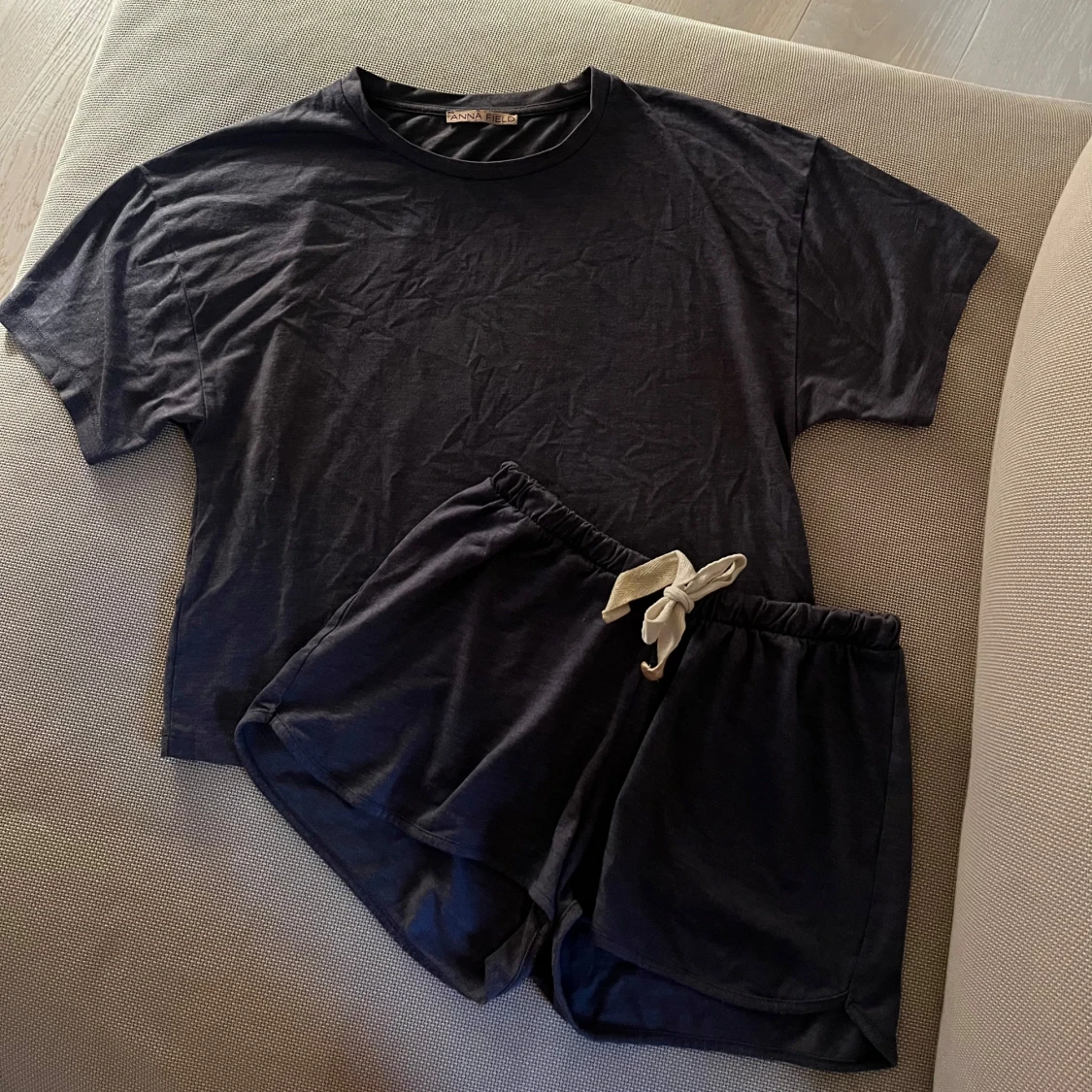 Marinblått pyjamas sett