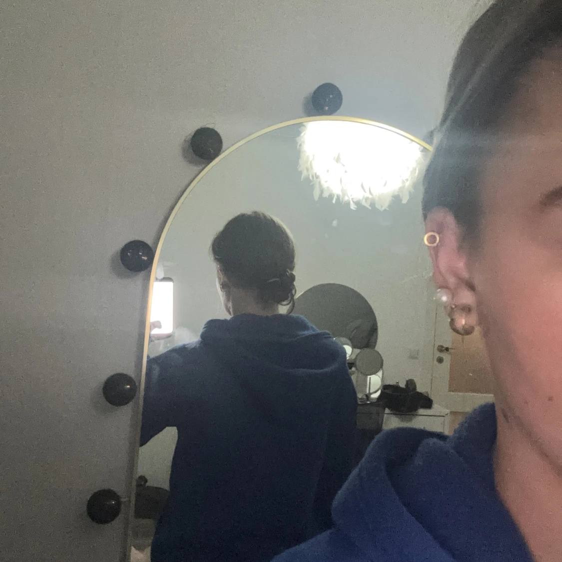 Blå hoodie med skelettmönster från Shein - 1