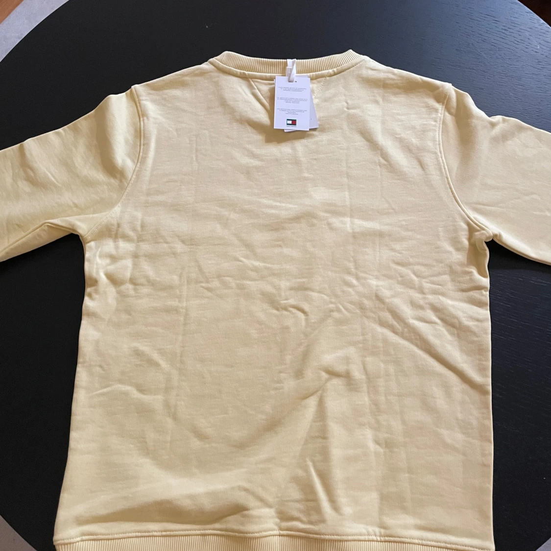 Gul långärmad tröja från Tommy Hilfiger - 3