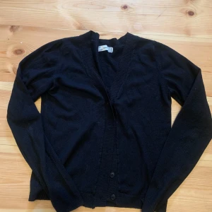 Svart kofta från Zara - Använt ett fåtal gånger inga defekter 