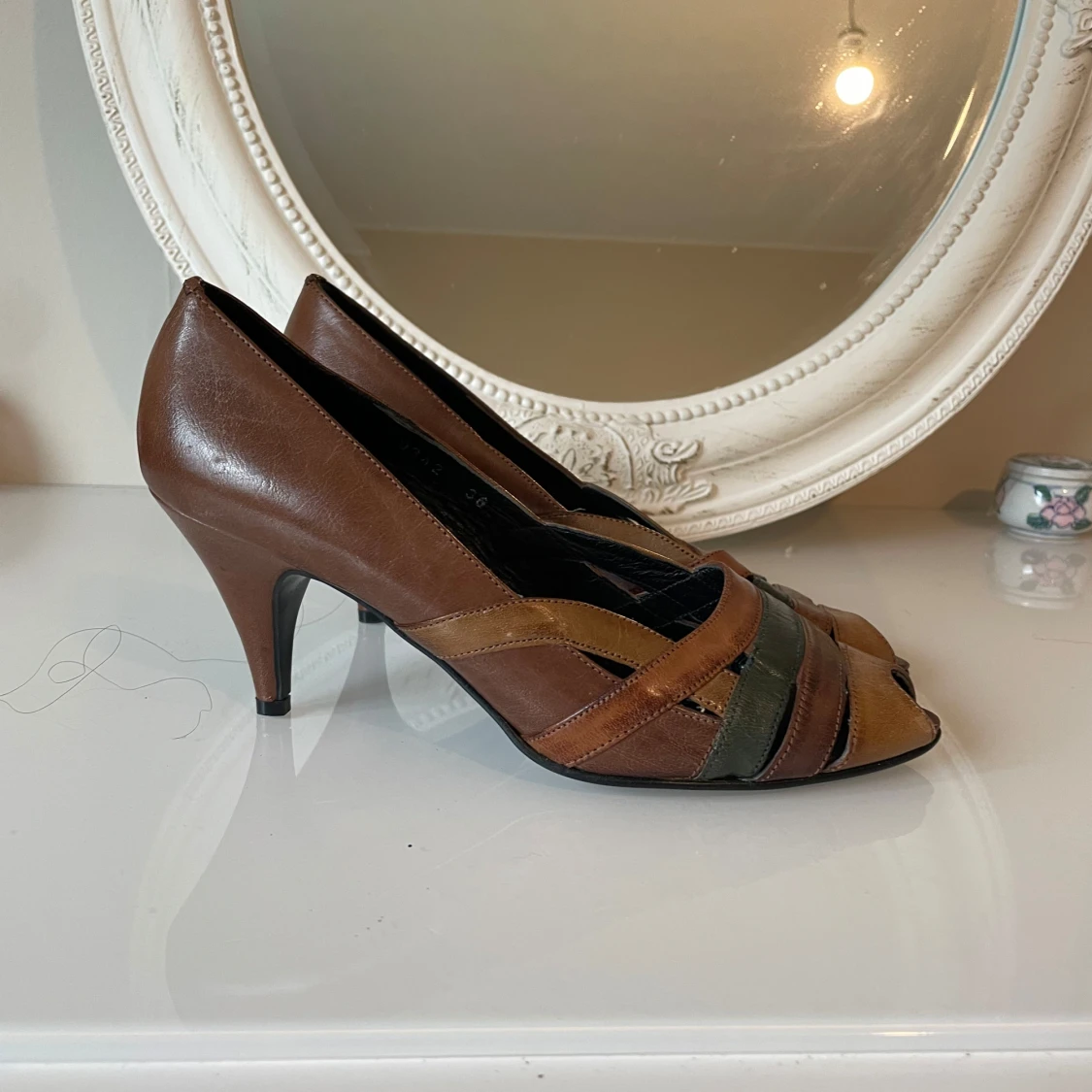 Bruna klackskor med öppen tå - 2