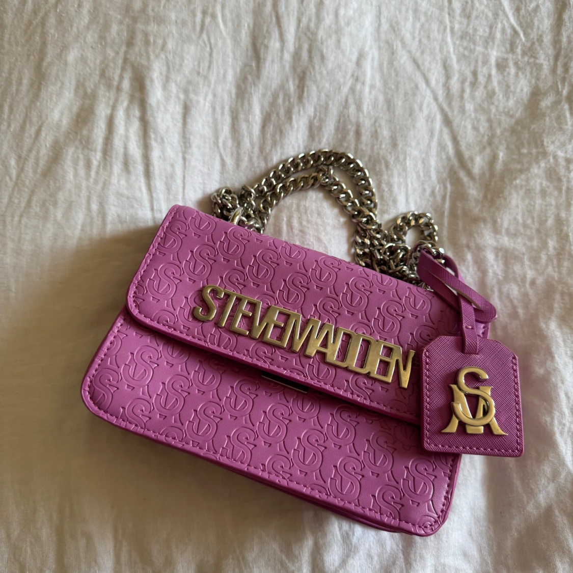 Lila axelväska från Steve Madden