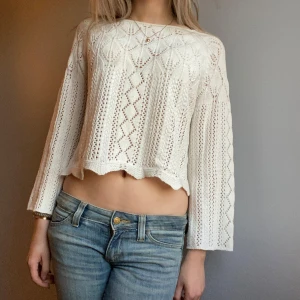 vit stickad tröja - vit stickad tröja från vero moda i storlek s som inte kommer till användning längre💗bara att skriva för fler bilder💗