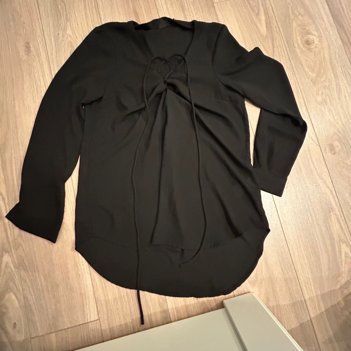 Svart blus från BikBok