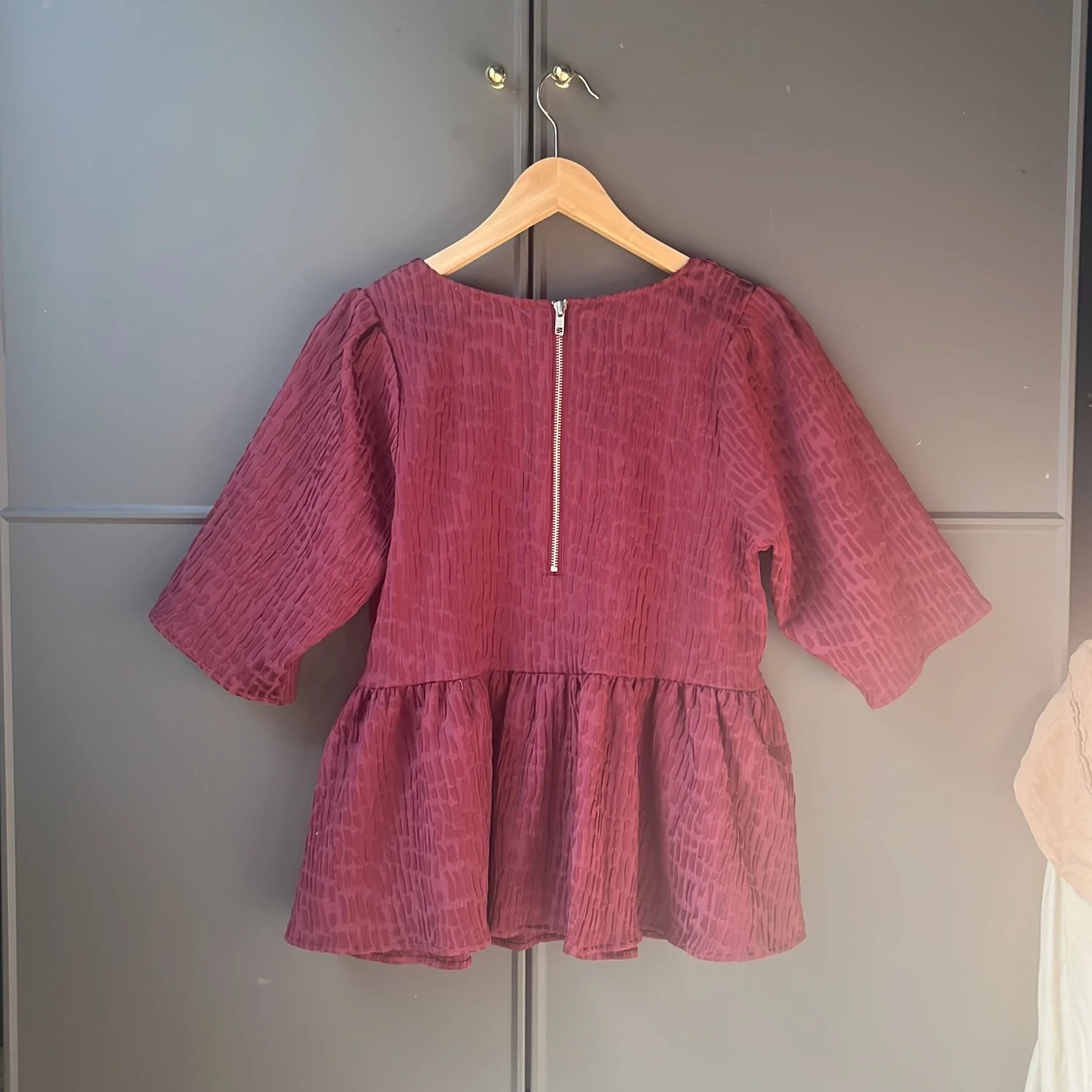 Vinröd blus från Carin Wester  - 1