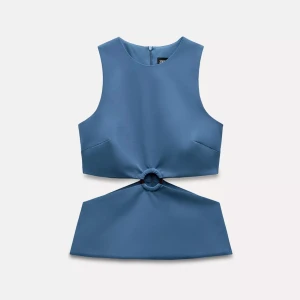 Blå ärmlös topp med ringdetalj - Snygg blå ärmlös topp med en unik ringdetalj i midjan som ger en modern look. Så populär från Zara💕helt oanvänd!