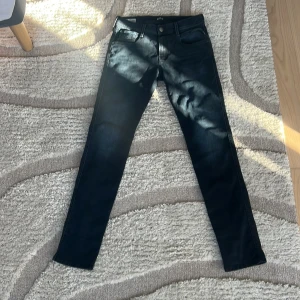 Replay jeans - Replay anbass. Säljer för de inte passar mig de är slimfit och storlek W30 L32