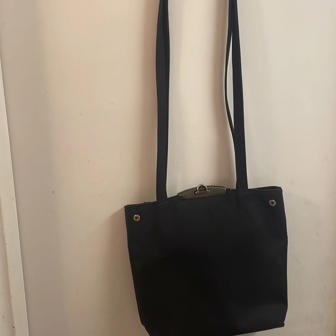 Svart axelväska - 1