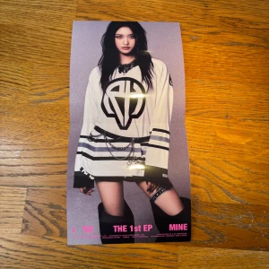 Ive Leeseo poster  - Från Ive I’ve Mine Digipack album