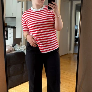 Randig tshirt från HM - Knappt använd tshirt i storlek M från HM