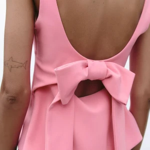 Zara topp🙏🙏 - helt slutsåld på hemsidan, orginalpris är 329kr! storlek är xs💖💖