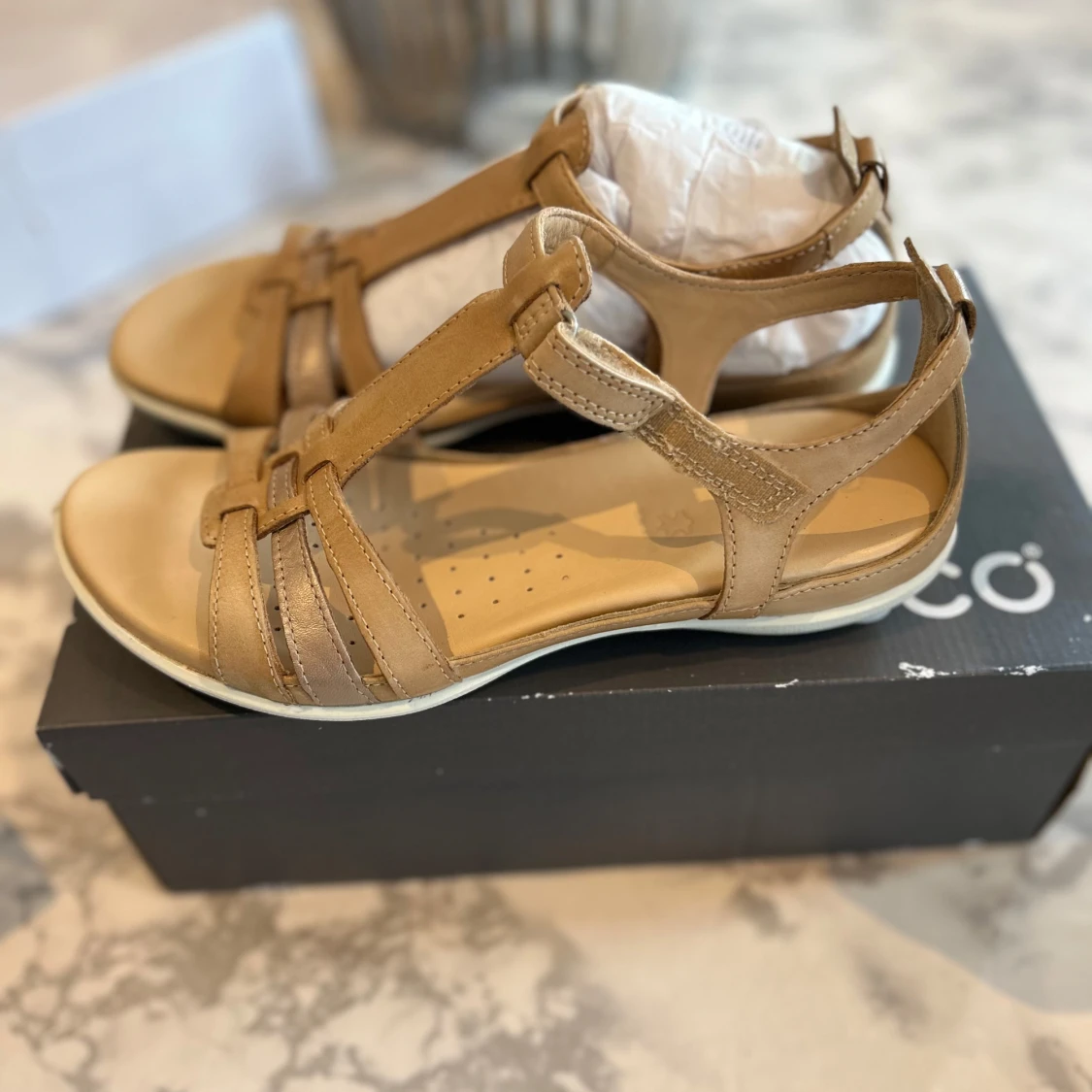 Beige sandaler i äkta skinn från ECCO - 2