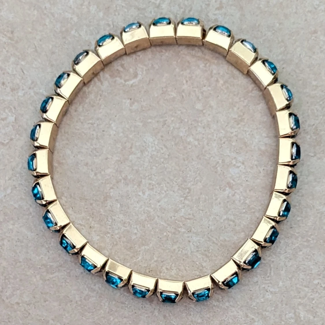 Guldarmband med blå stenar - 2