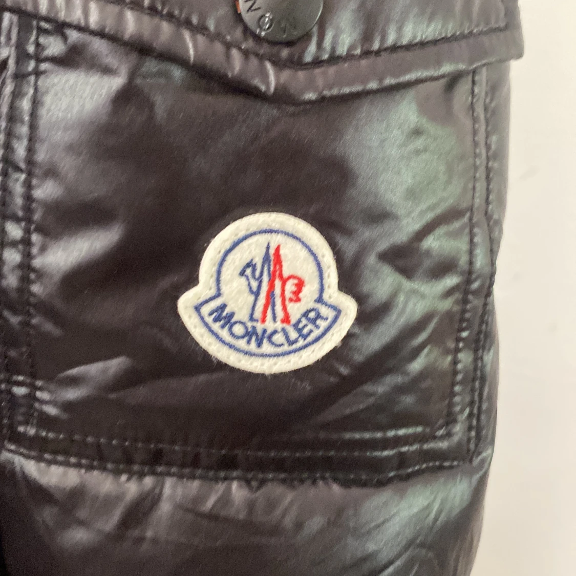 Svart Moncler Maya dunjacka  - 1