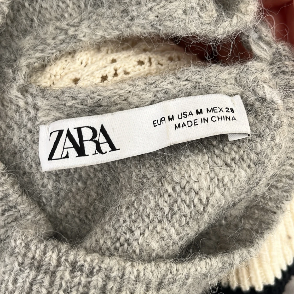 Grå stickad tröja från Zara - 3