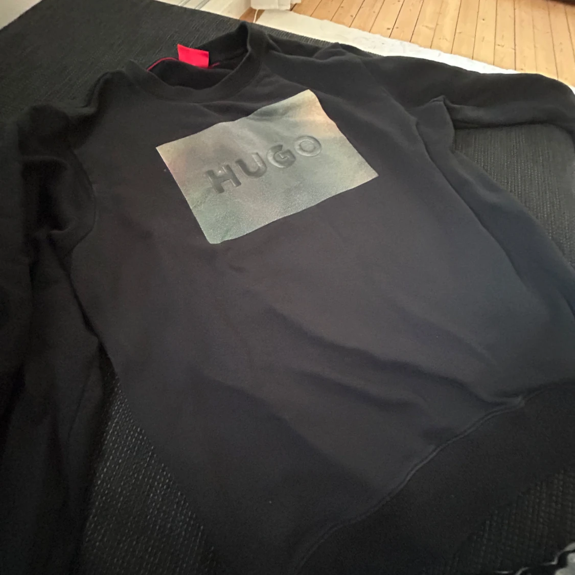 Svart sweatshirt från Hugo Boss - 4