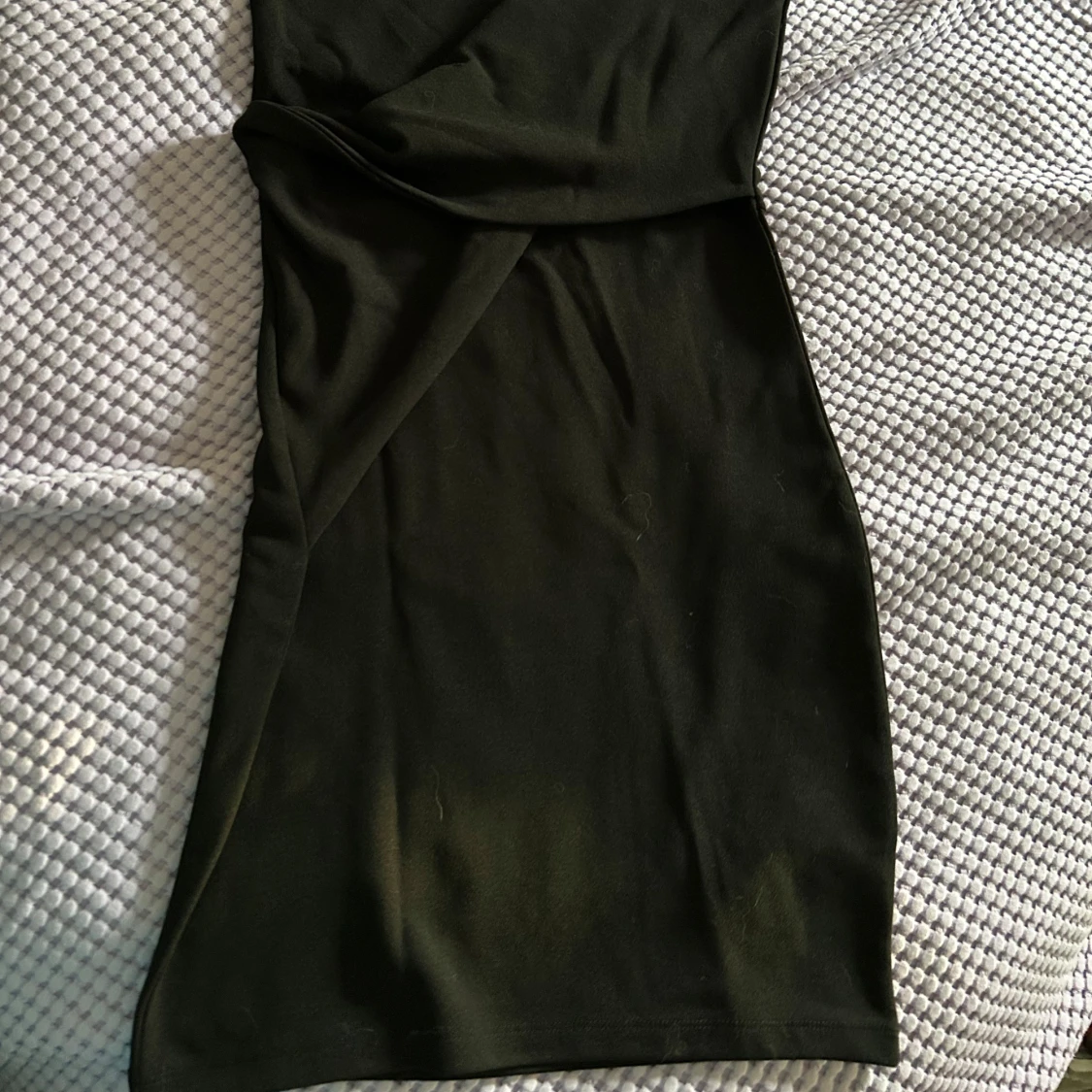 Svart one shoulder kortklänning - 1