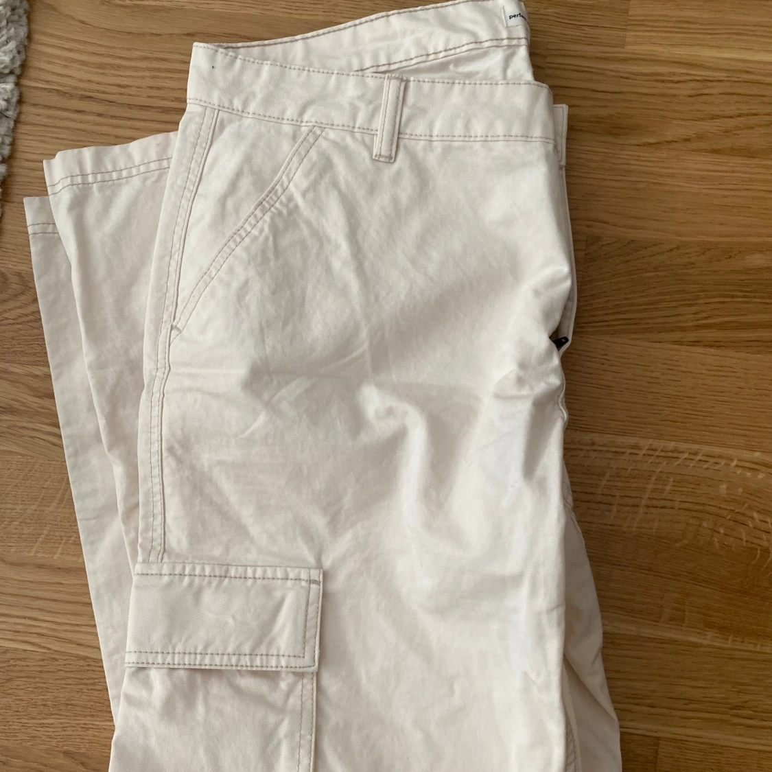 Beige cargopants med raka ben - 1