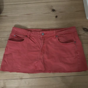 Korall jeans kjol - Såå snygg korall jeanskjol🩷🩷så snyggt i sommar!!! 