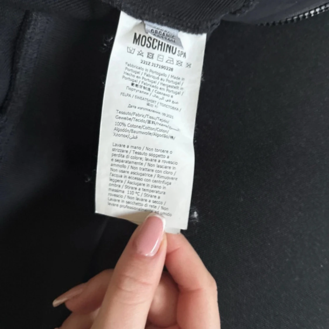 Svart hoodie från Moschino - 4