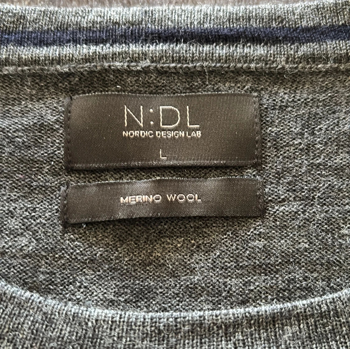 Grå tröja från Nordic Design Lab - 1