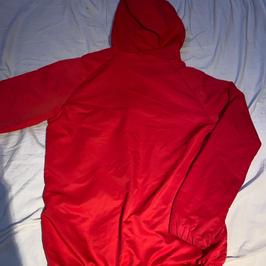 Röd vindjacka från Jordan x PSG - 1