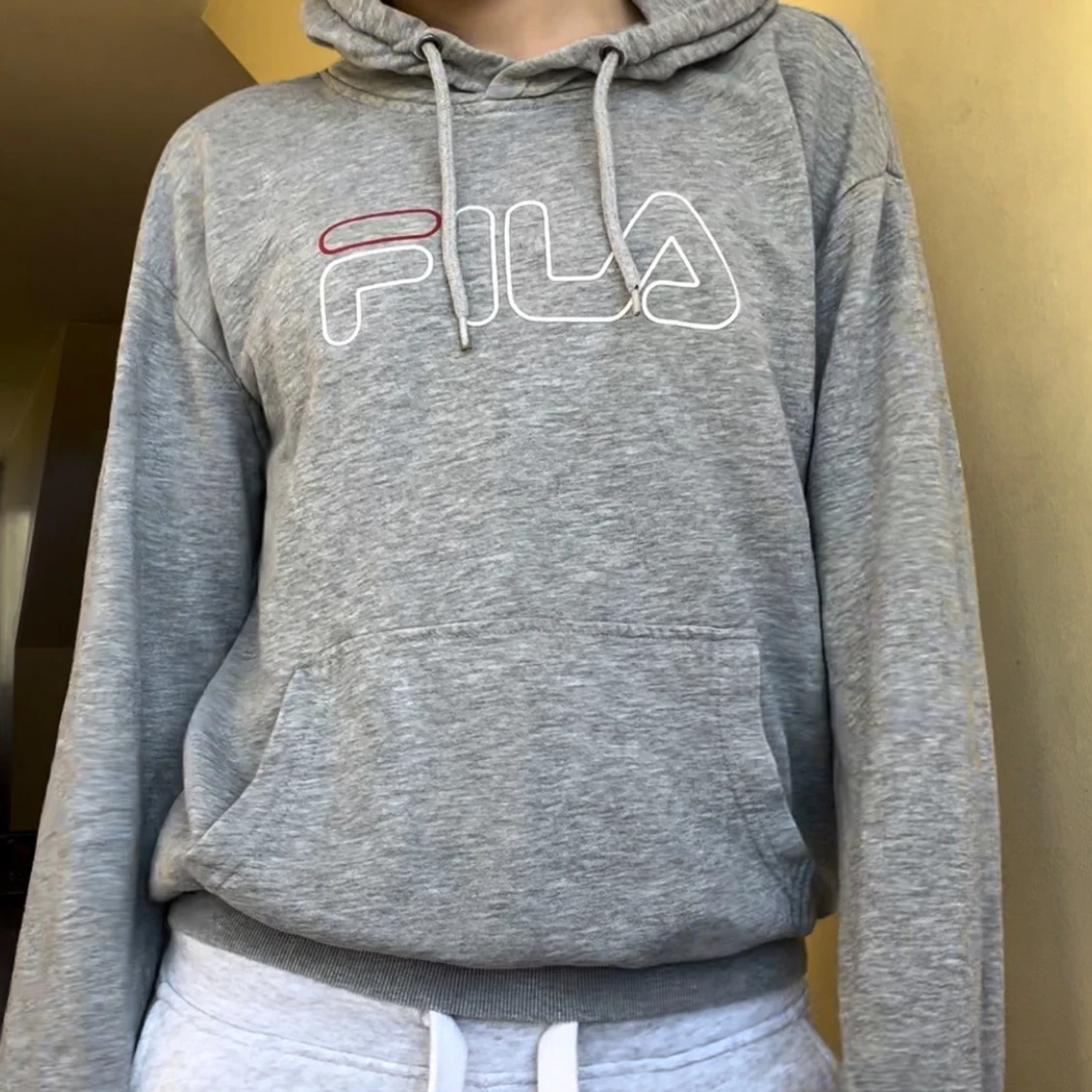 Grå hoodie från FILA - 1