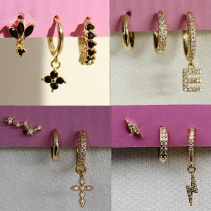 925 Rostfria Örhängen  - Har flera olika modeller kika in min profil, rostfria örhängen i hög kvalite. Mina egna bilder, man får 3 örhängen vill man skapa ett paket kan man få 6 örhängen för 250kr kontakta mig!!😄💘 Håller färgen i i allt, dusch 