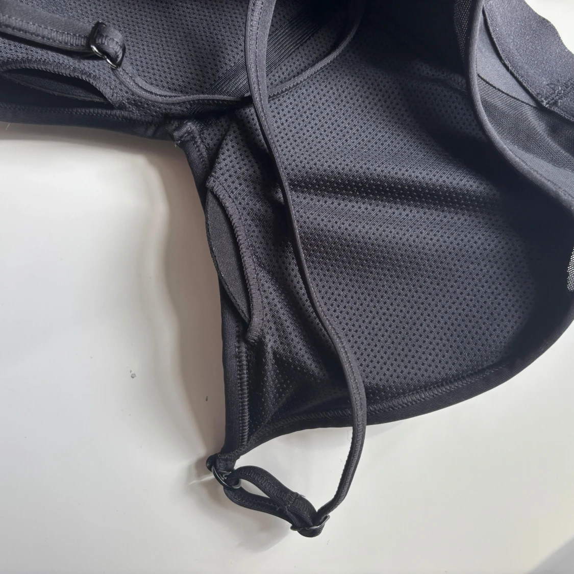 Svart sporttopp från Nike - 3