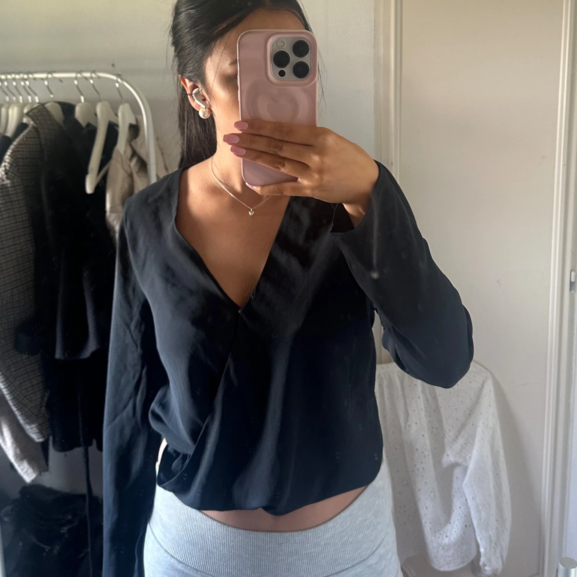 Svart omlottblus från Bik Bok - 2