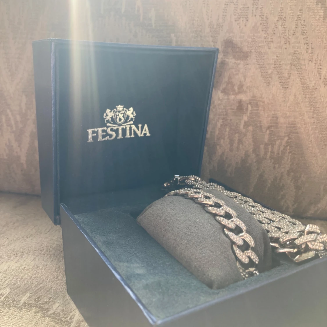 Glittrigt armband och halsband från Festina - 2