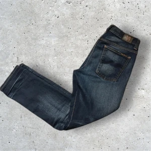 Nudie Grim Tim | W32 - Snygga mörkblå jeans från Nudie modell grim trim - skick: 9/10 - storlek W32 L32 - nypris 1600kr - skriv vid frågor