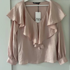 Fin blus - Jättefin guldrosa blus från Zara som tyvärr inte har kommit till användning💕