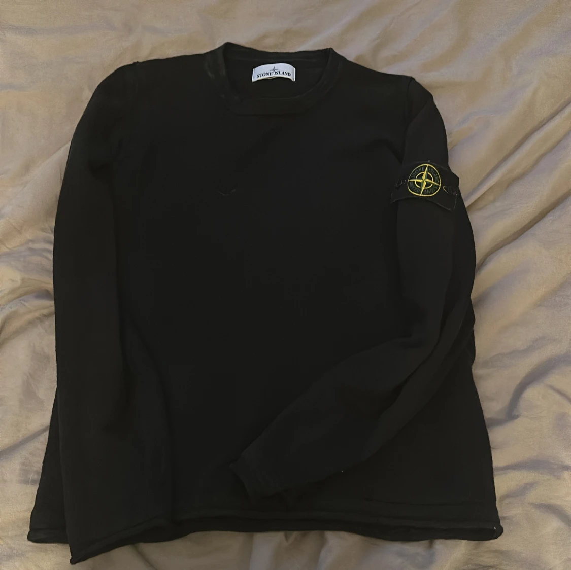Svart långärmad tröja från Stone Island