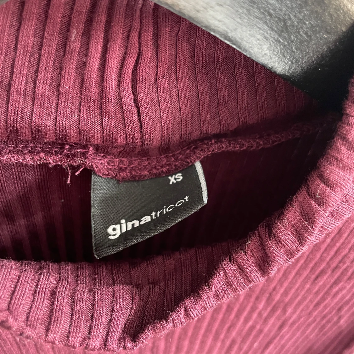 Vinröd klänning - 4