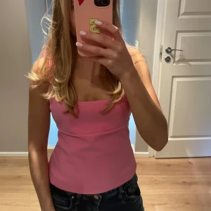 Rosa topp - Jätte snygg rosa topp/linne från zara i storlek S, använd 1 gång!