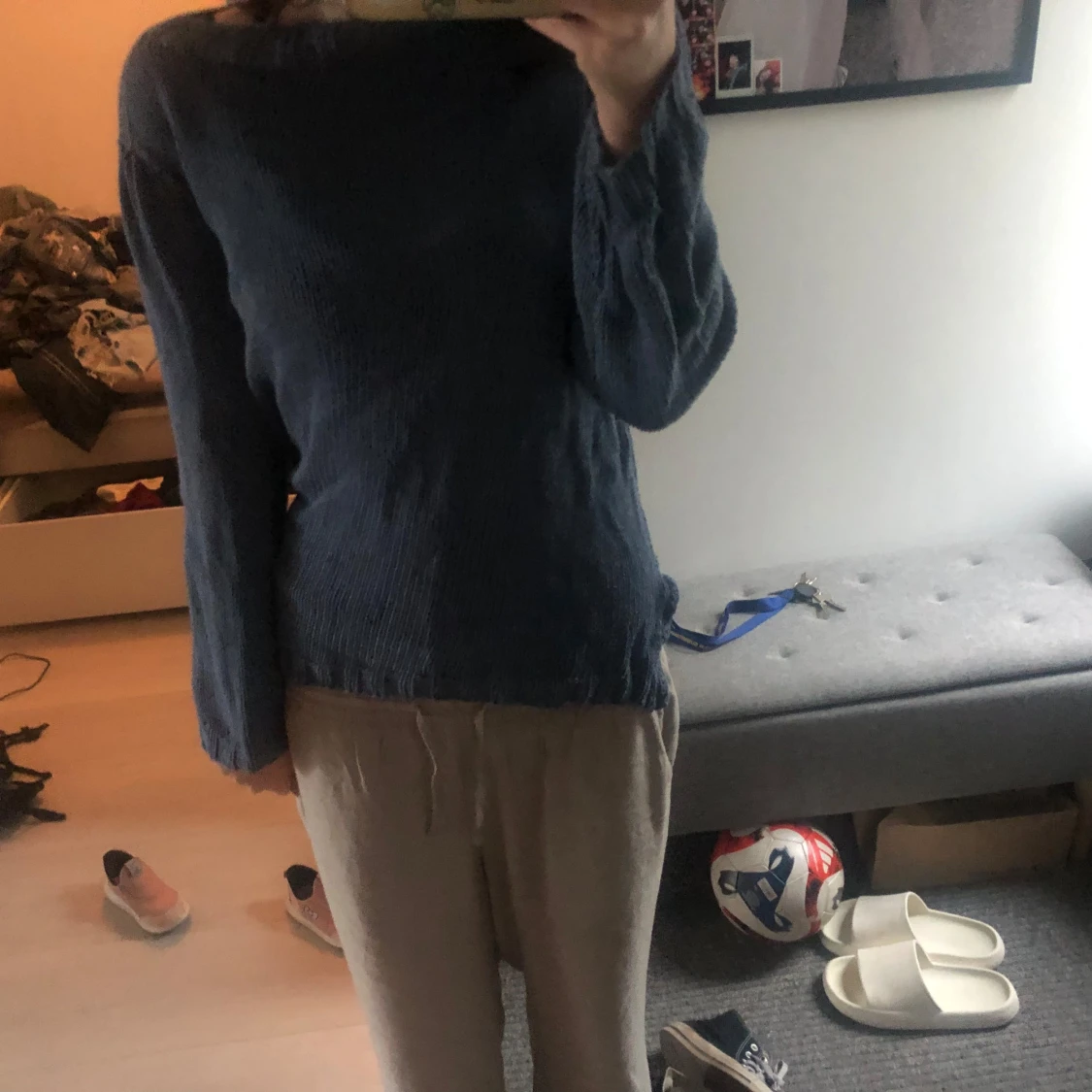 Blå stickad tröja med lång ärm - 1