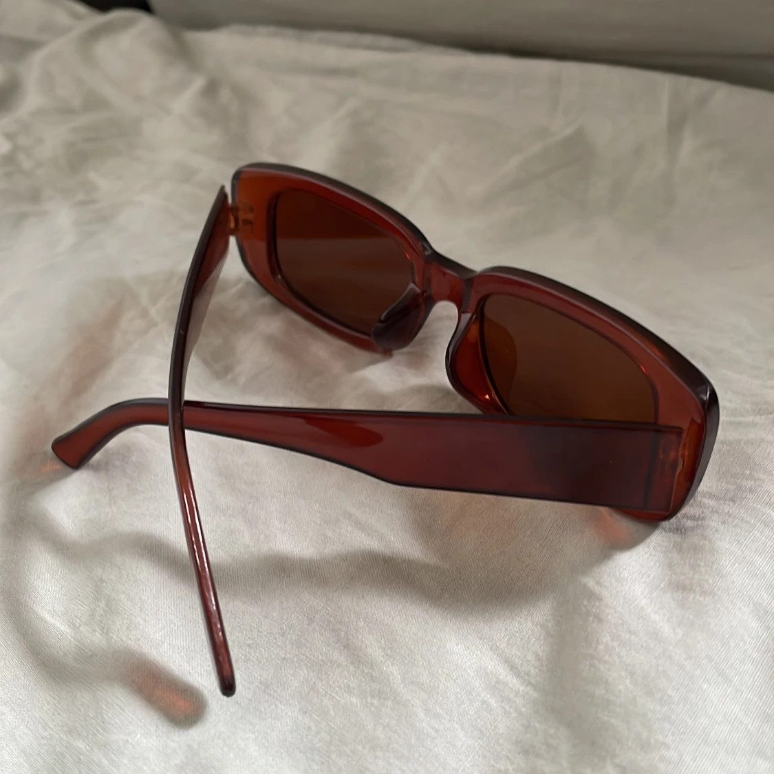 Två rektangulära solglasögon - 4