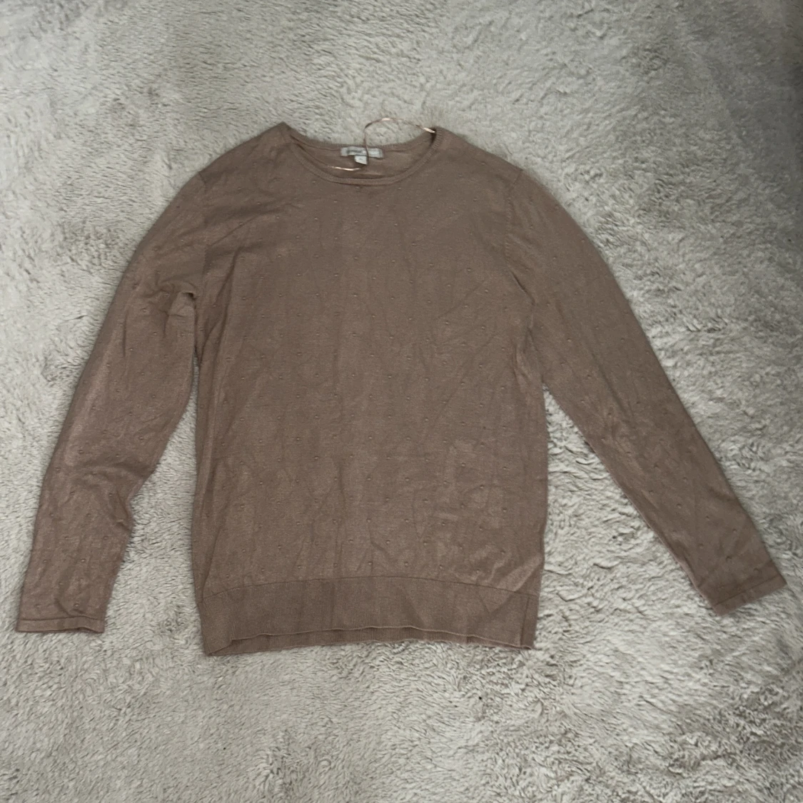 Beige prickig stickad tröja från Mywearwoman