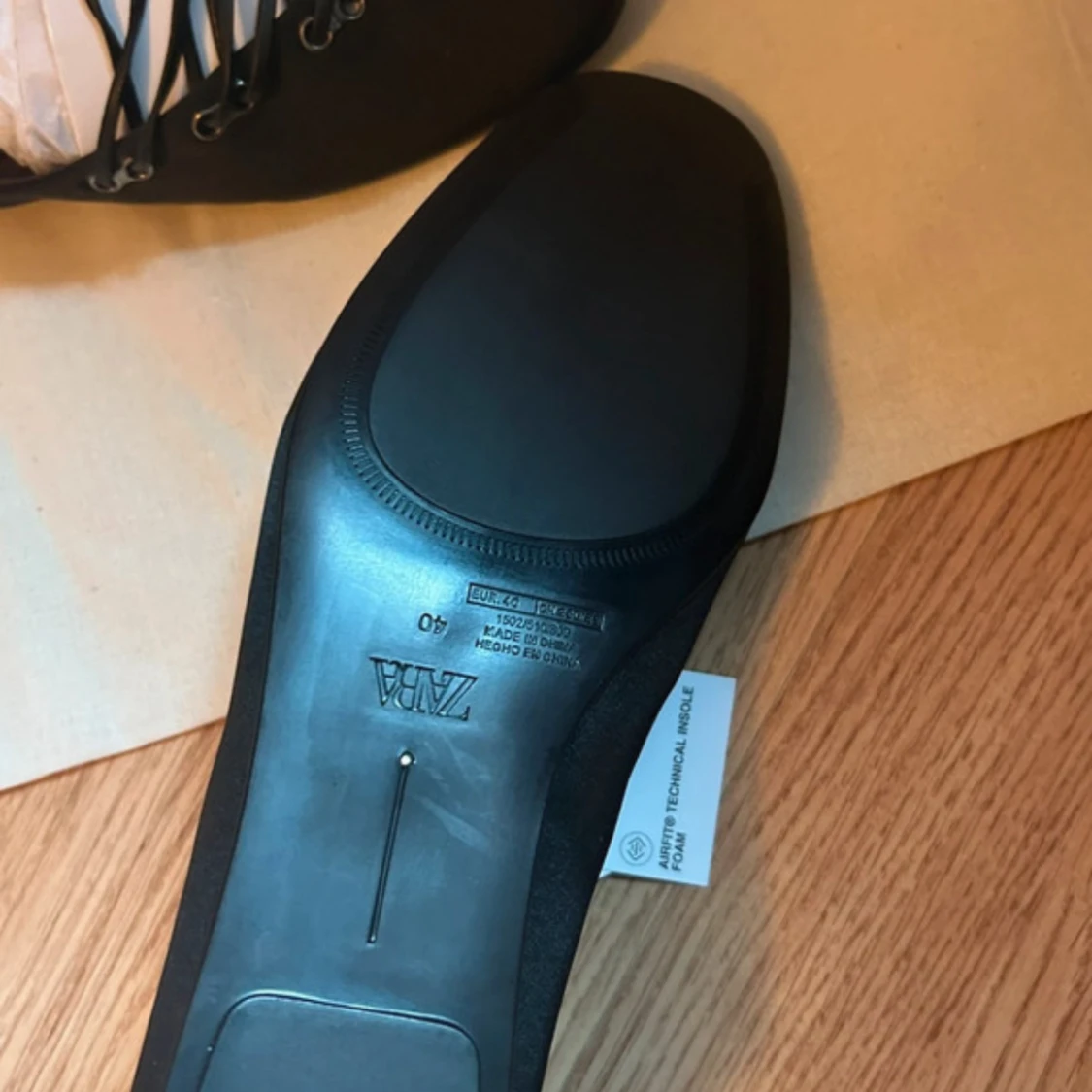 Svarta ballerinaskor med snörning från Zara - 2